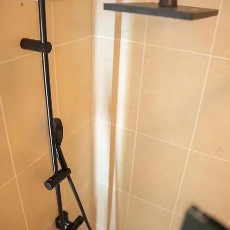 De Florigny Avec Parking Souterrain Et Terrasse Апартаменты